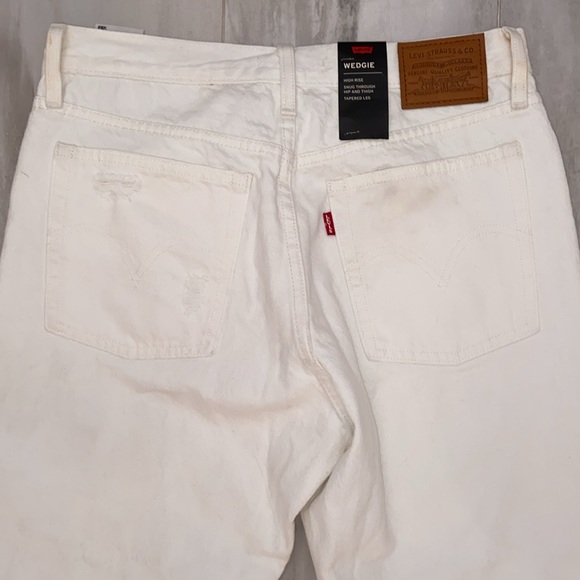 Levi’s Premium, White Wedgie Tapered (2018), Capital E, 29x28, NWT, $98 MSRP - Picture 12 of 15